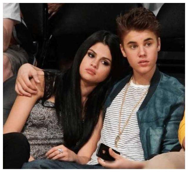 赛琳娜点评与贾斯丁比伯视频,网友同情涌现_八卦_贾斯汀·比伯_平台