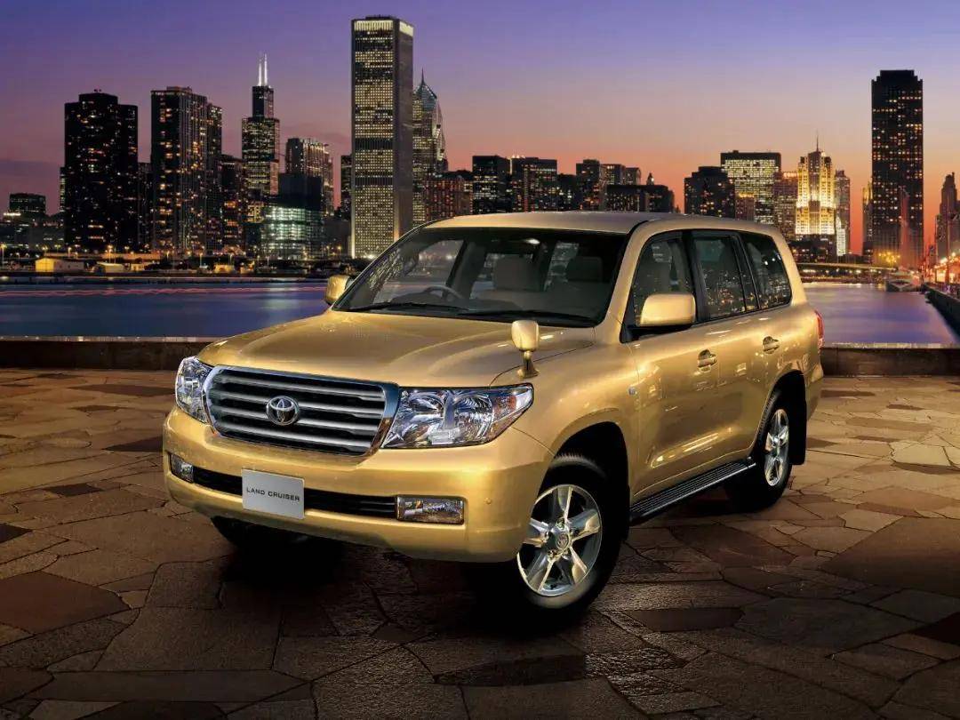 2007年,现在市面上最常见的陆巡lc200车型面世,200系列成为了lc的旗舰