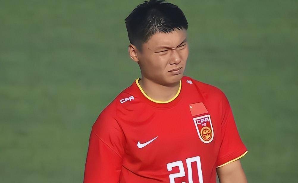 去年国足红星如今惨遭苏亚雷斯冷落 沦为国安摆设_方昊_方浩_比赛