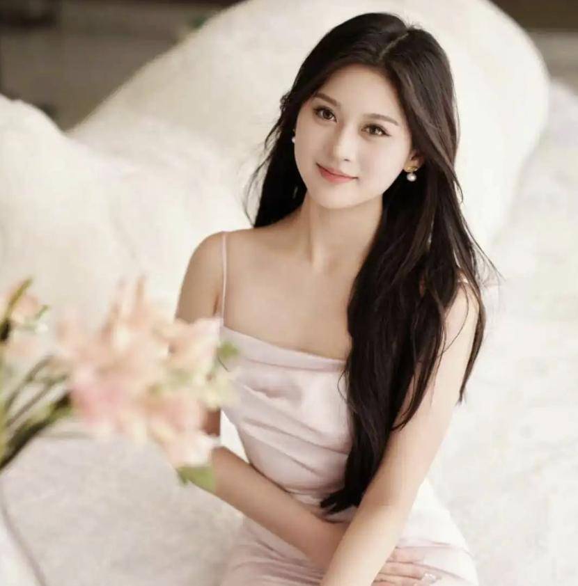 国内淑女范国外放飞自我这个巴黎高端局中国女星真豁得出去