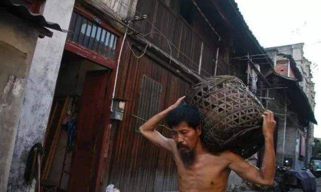 老人沉迷画画40年,画到妻离子散,专家:作品没资格进美协_徐荣_生活