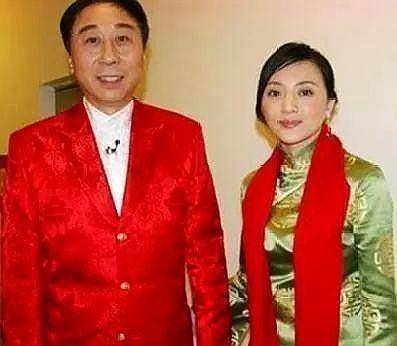 原创冯巩33次登上舞台舞台最难时却靠捡菜叶为生风光背后有泪水