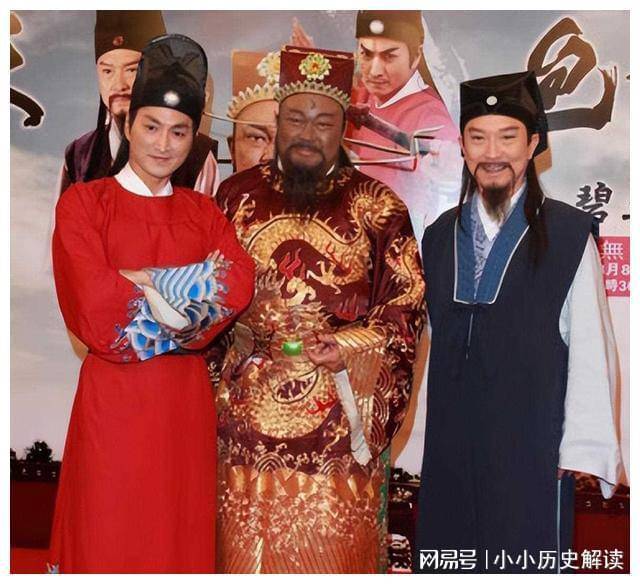 但幸运的是,剧本高质量和正义战胜邪恶的故事吸引了观众,使得《包青天