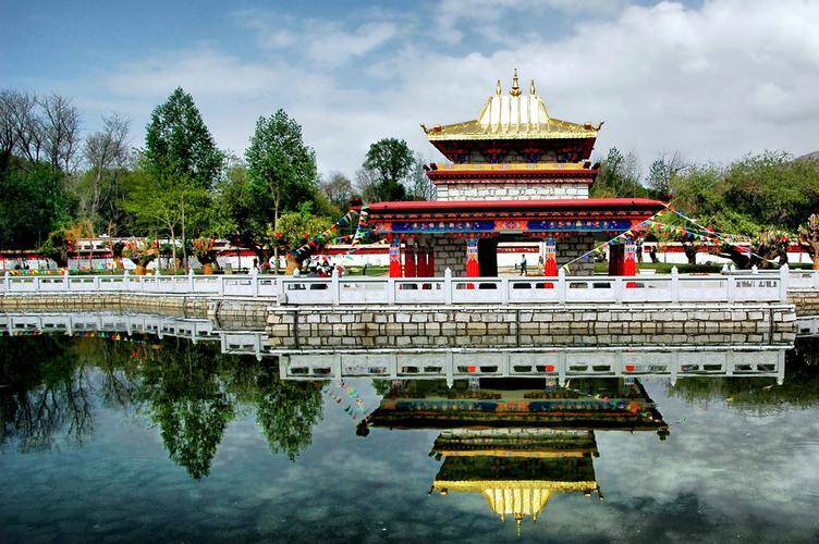 西藏7天游玩行程花费罗布林卡7天旅游人均花费