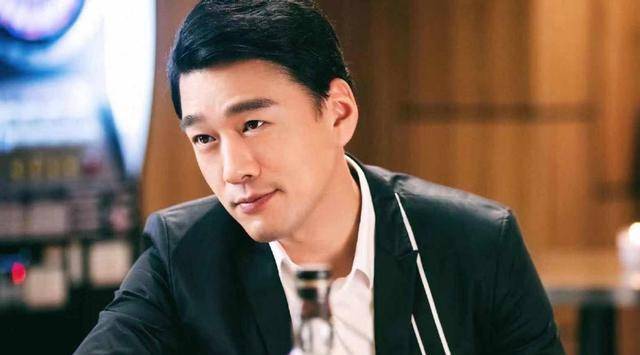 16岁误进娱乐圈,27岁和妻子相伴19年,如今49非霸总不演_王耀庆_爷爷