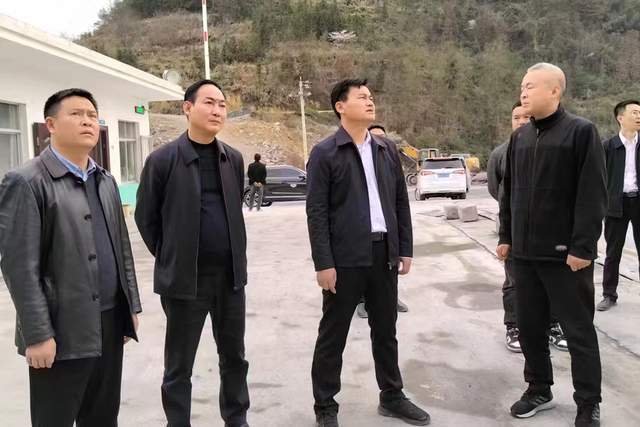 湘西高新区向恒林调研园区生态环境保护工作