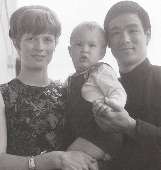 黄泽民挑战李小龙始末妻子琳达怀孕八个月观战三分钟败北