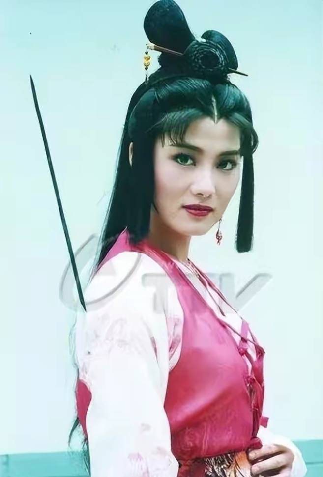 在拍摄《香帅传奇》,她和郑少秋的打戏非常的精彩绝伦.