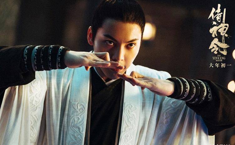 原创侍神令拍摄花絮陈伟霆掐周迅脖子神情好带感有反派内味了