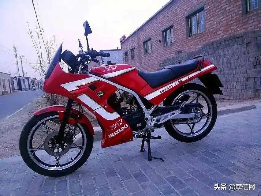 日系另外三大品牌也相继来华,它们分别是以sr150,ybr125为代表的