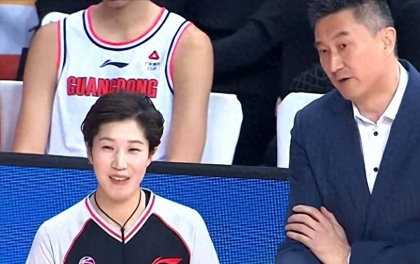 广东逆转福建!全场诞生三个经典画面,杜锋与美女裁判热聊!_比赛_1_cba