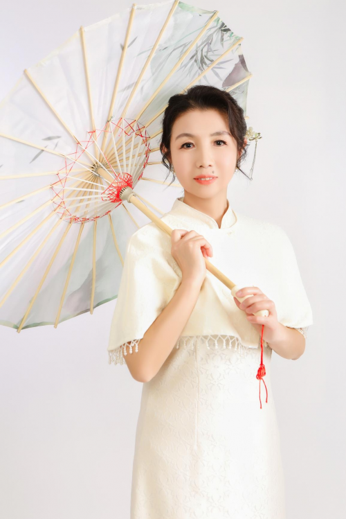 模特姜慧英淑女良好形象签约继续前行