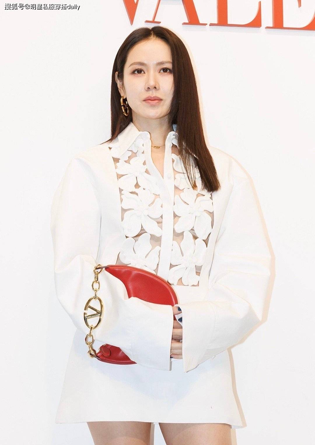 42岁孙艺珍生图曝光真实状态,皮肤紧致有细纹,穿白裙很温柔_时尚_造型