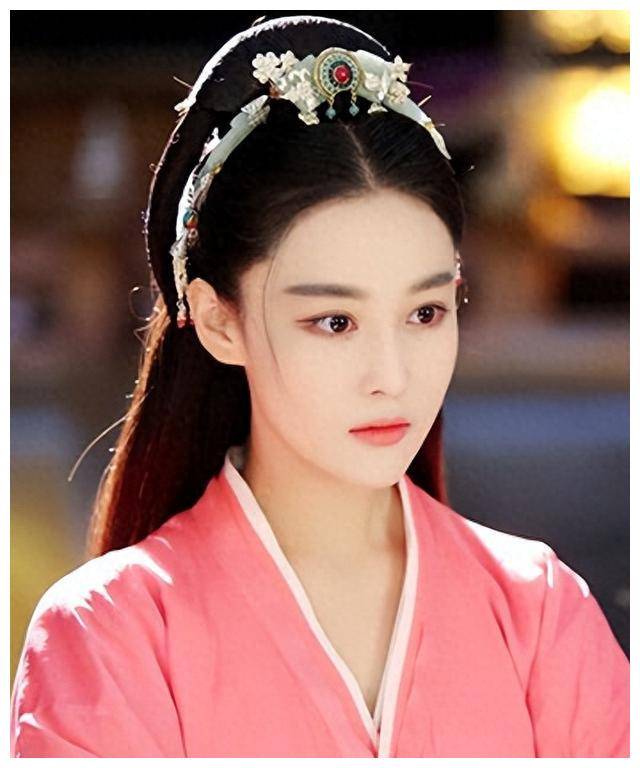 36岁张馨予晒广东别墅生活军官老公抱猫出镜恩爱模样惹人羡慕