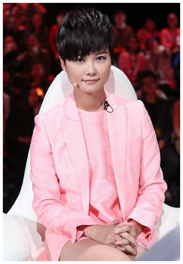 李宇春:我心目中的"假小子"女神,年轻气息永存!