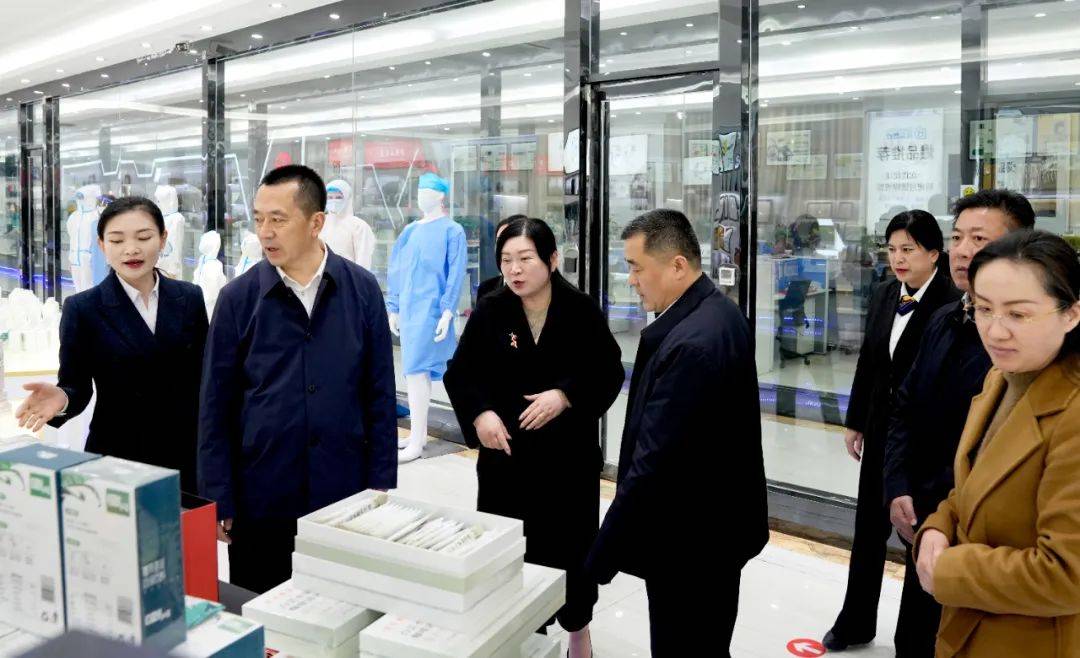 海伦市市委副书记市长刘晓光一行到访朱氏药业集团考察交流