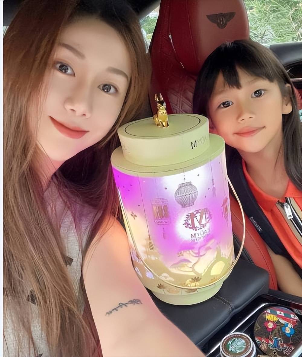 陈露_生活_女性