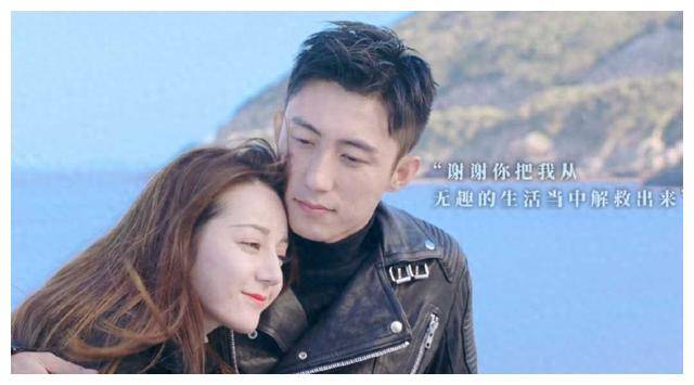 黄景瑜拍照避嫌太搞笑,热巴不敢比8,网友直言越避嫌越真_皮哥_绯闻