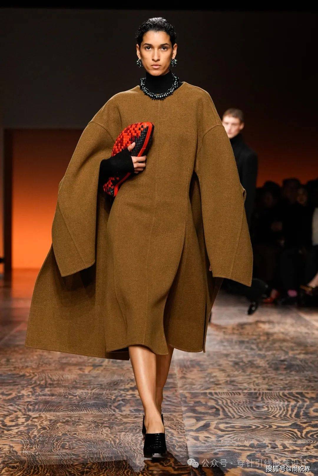 看着就养眼bottegaveneta2024秋冬系列静奢风席卷而来
