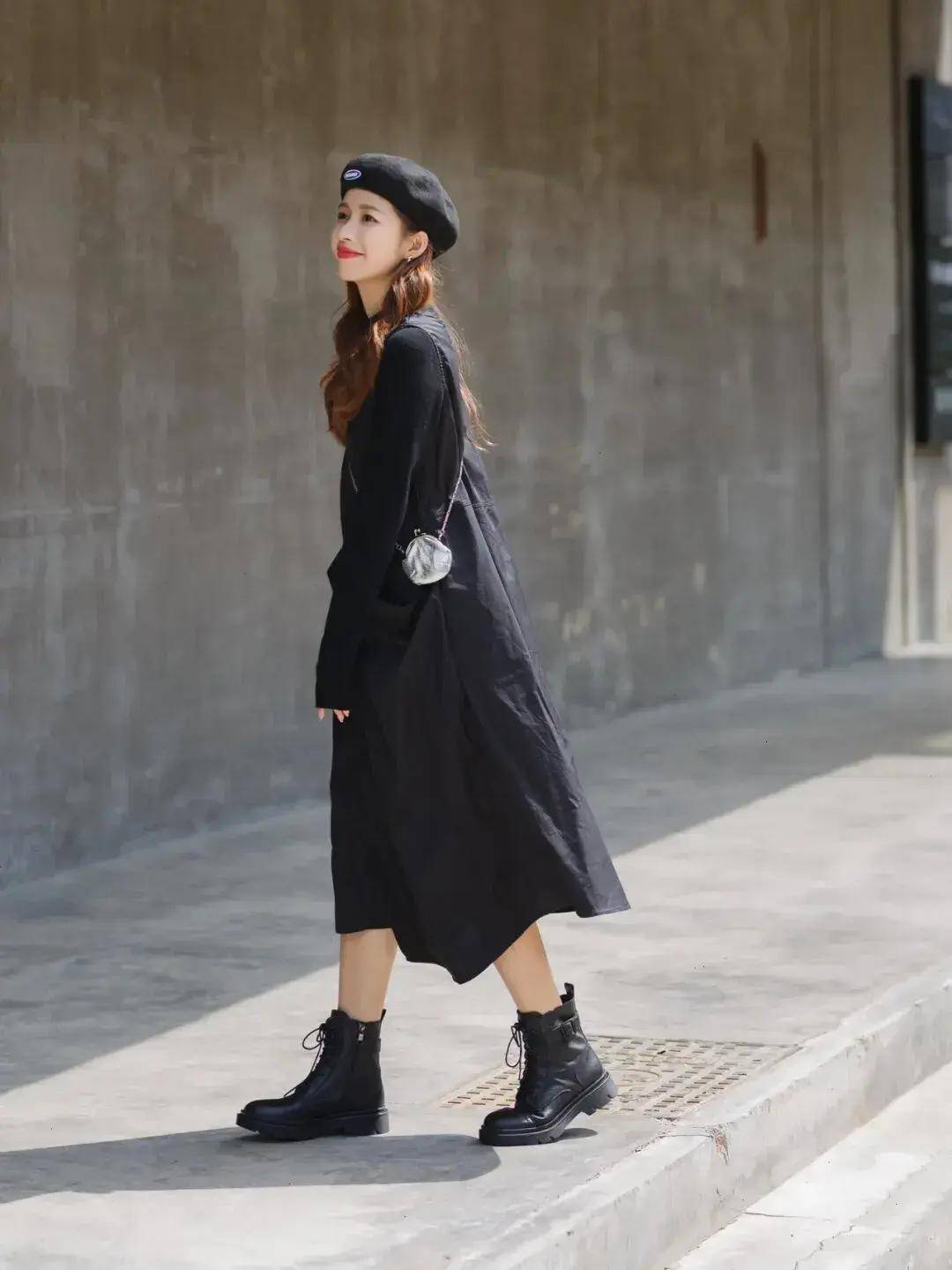 原创小白鞋真的过时了今年流行的这双春鞋百搭耐看谁穿谁洋气