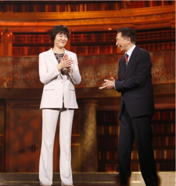 郎平一家五口全家福罕曝光老公73岁仍儒雅帅气女儿白浪189身高太抢镜