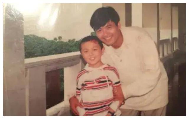 李连杰儿子接班人的光环为何谢苗不温不火