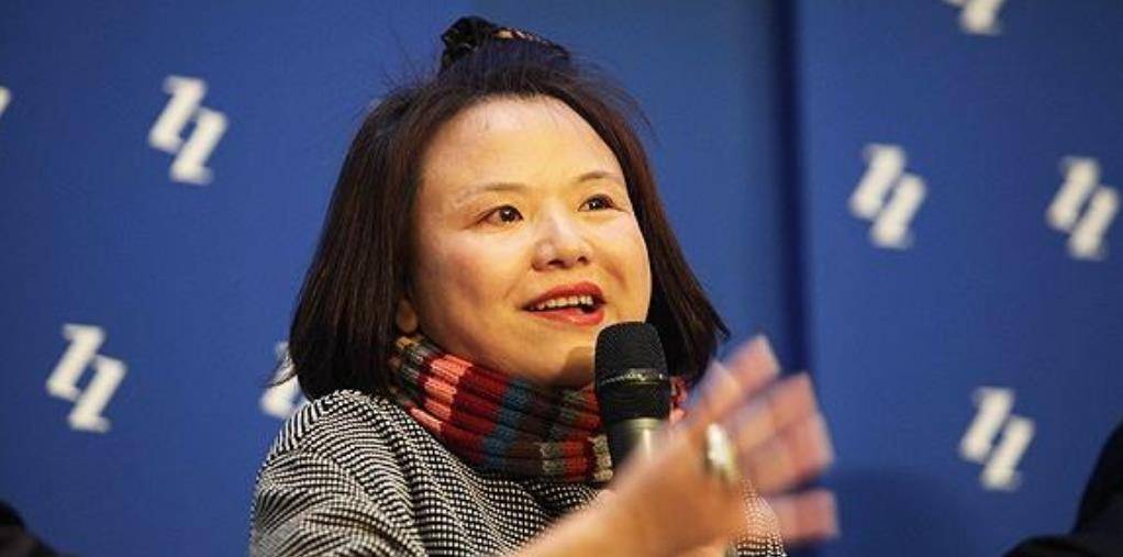 浙江女首富何巧女身价300亿赴美豪捐96亿却在国内欠债200亿