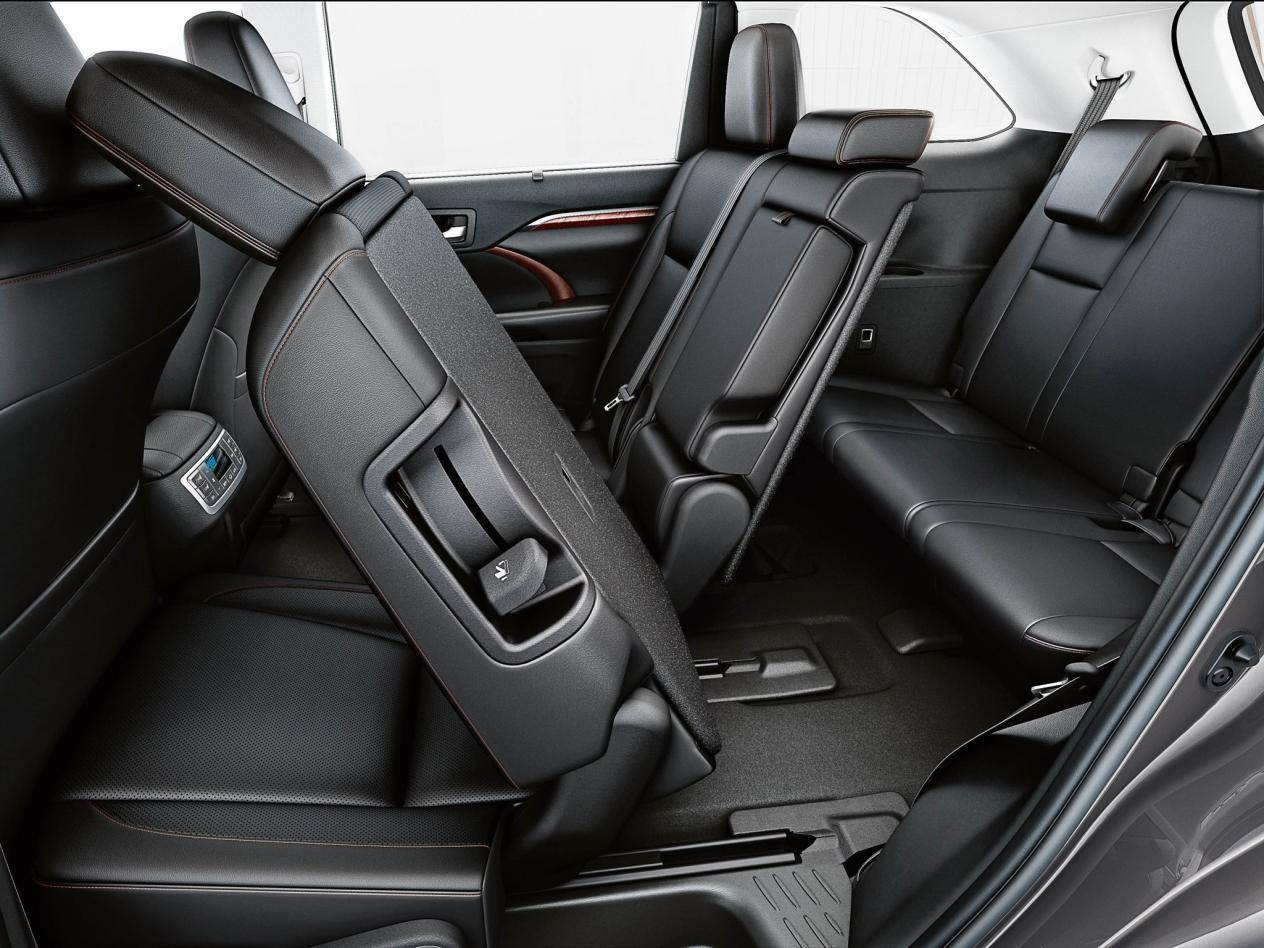 空间大口碑好还省油,限时催单价23.88万起,汉兰达也发大招?