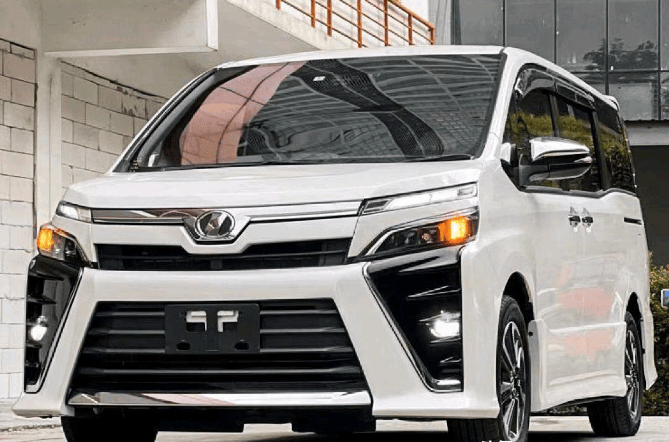 丰田"放大招"!"小埃尔法"只要16万,搭载2.