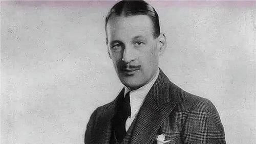 英军对于如何应对也是毫无办法,在这个时候,贾斯帕主动向最高指挥官