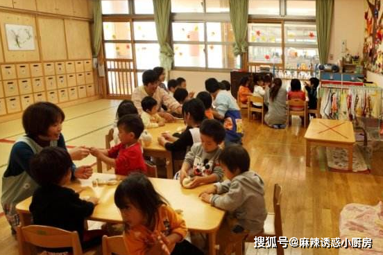 原創實拍日本幼兒園午飯對比中國幼兒園午飯網友差距不是一點點