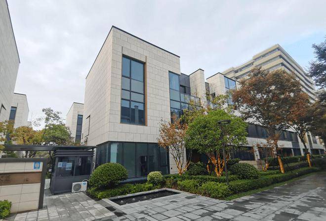 上海闵行龙湖天钜天钜公馆闵行龙湖天街联排商墅地上三层地下两层