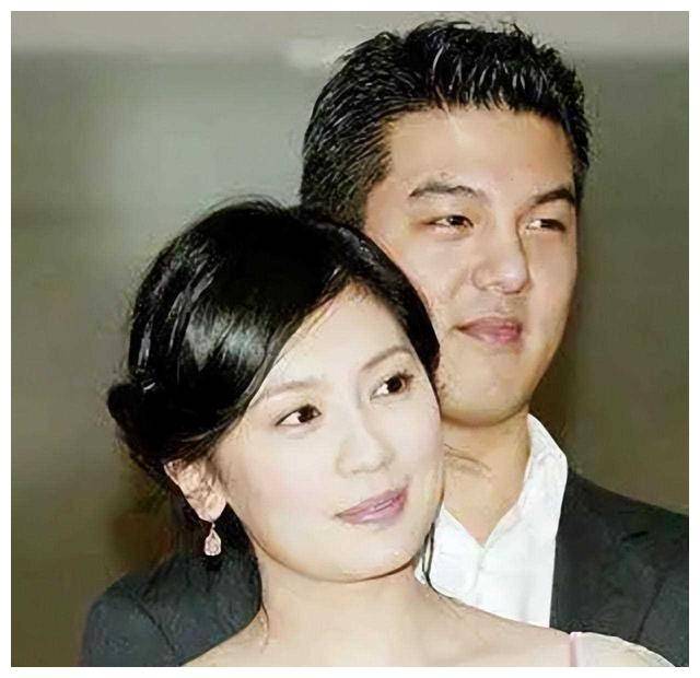 富豪前夫孙志浩辜负了前妻贾静雯如今把现任妻子宠成宝