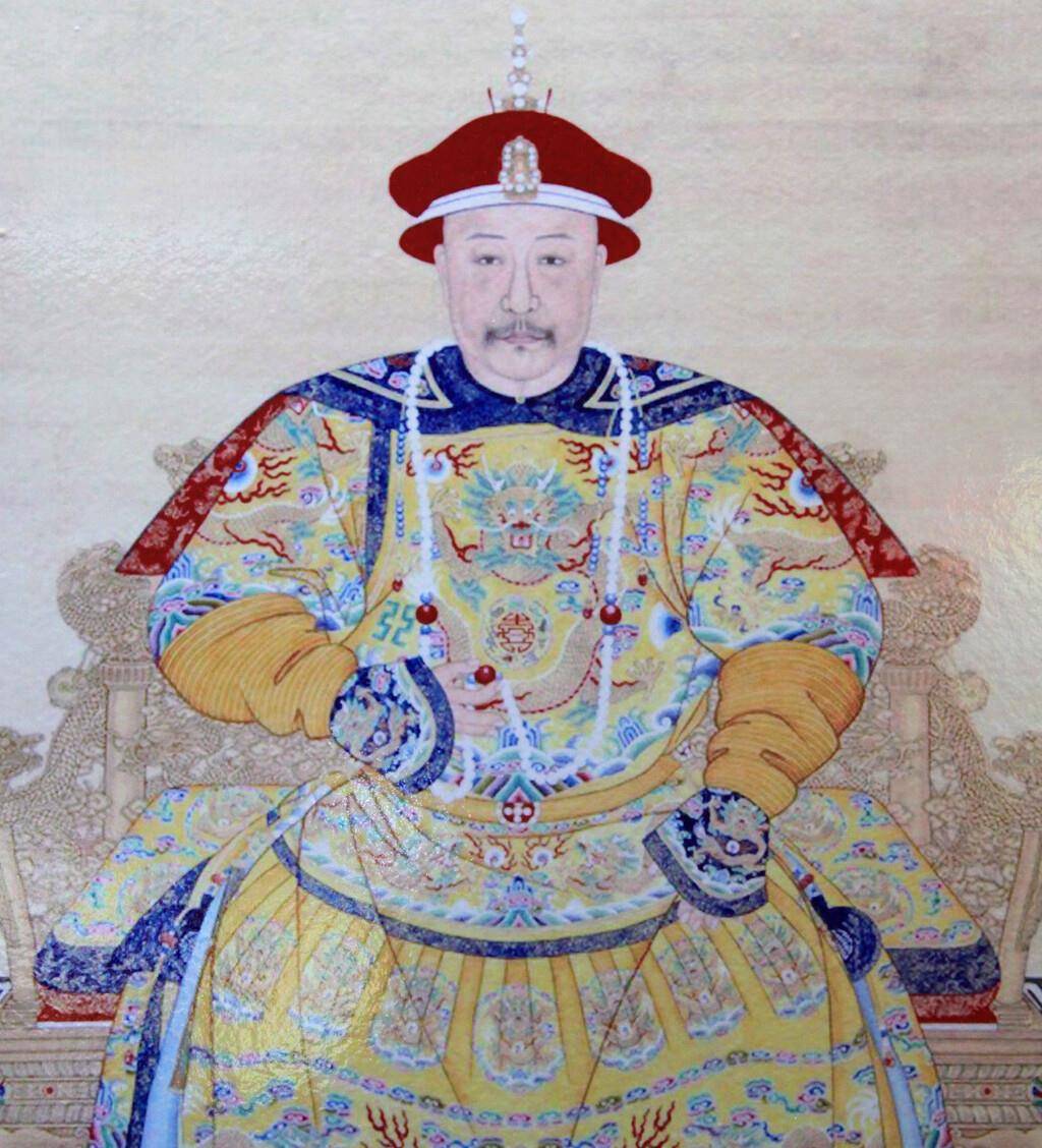 可在嘉庆八年时,公主府有人举报丰绅殷德在准备复仇行动,且对十公主不