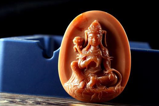 原创被魔鬼吻过的阿拉善玛瑙为何雕刻师却如此钟爱