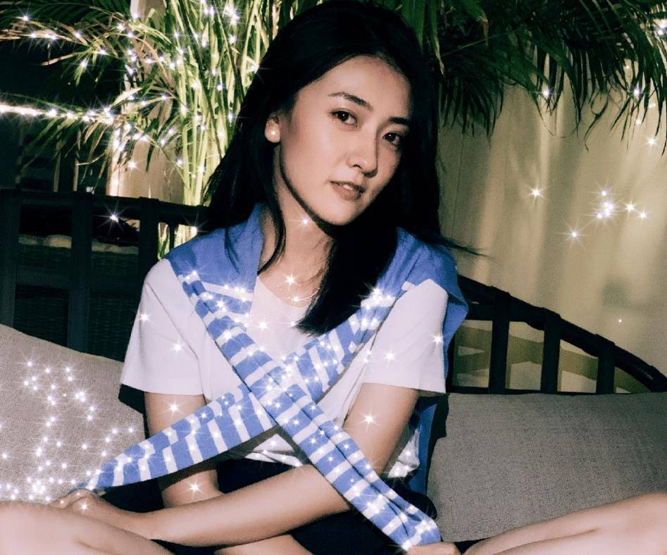 而穿上古装后是女神的梁洁出演现代剧,也丝毫不会有违和感,无论是在