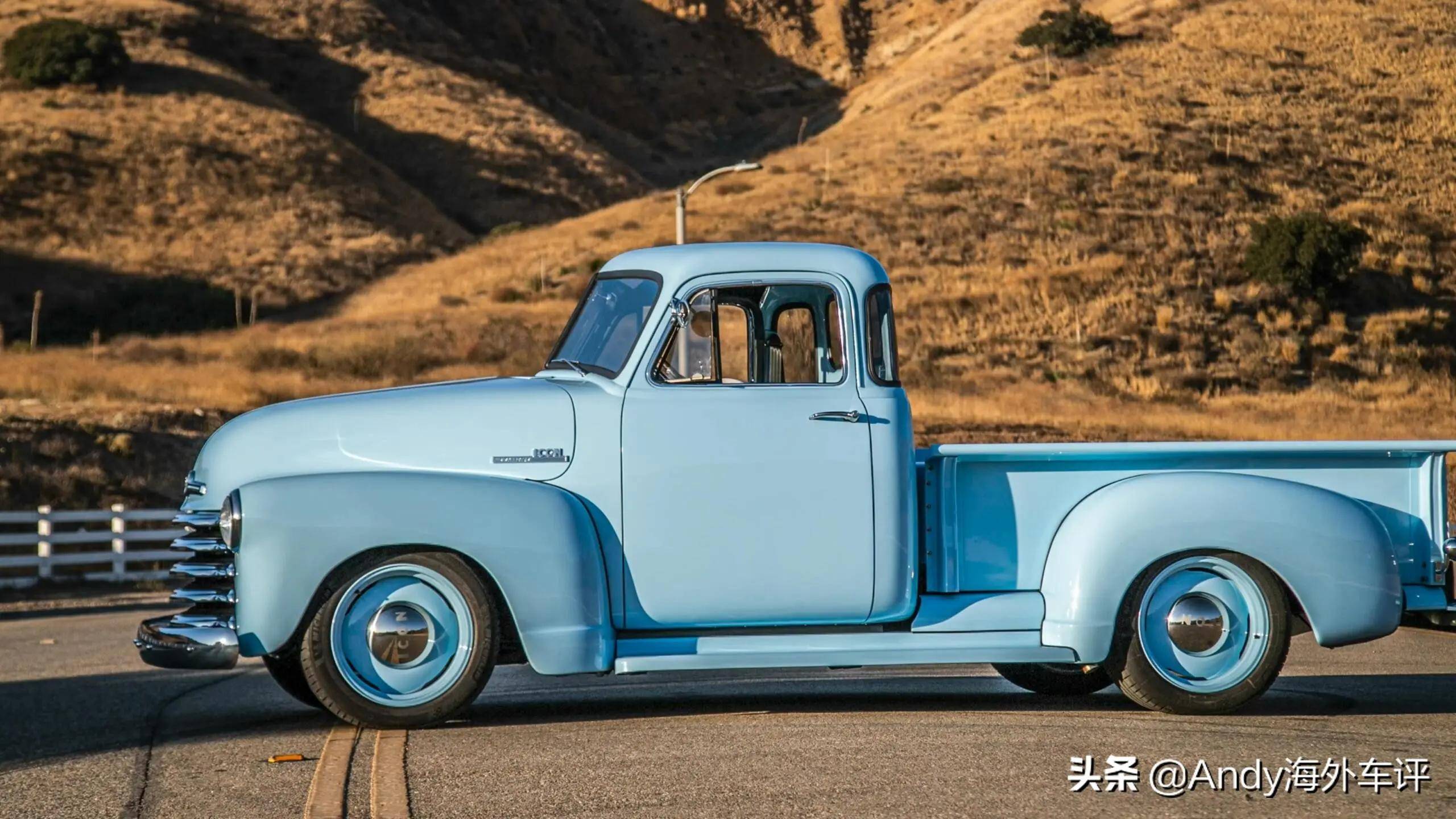 2升v8,看似萌萌的复古皮卡,其实是台性能猛兽_搜狐汽车_搜狐网