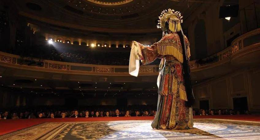 原创梅兰芳当年究竟多红出场费至少10根金条观众向舞台疯狂扔首饰