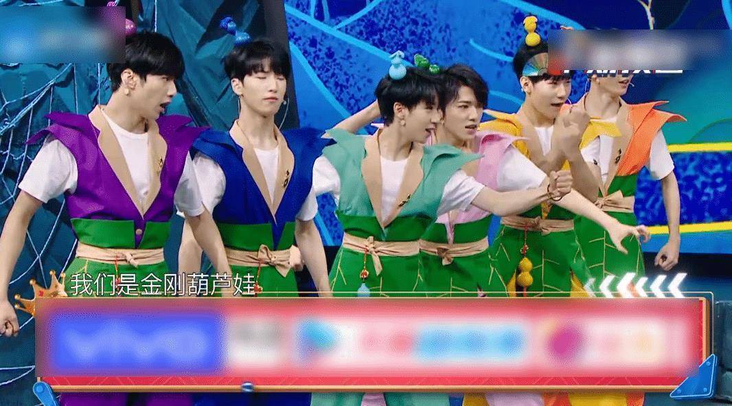 和蔡明潘长江扮演的蛇精爷爷造型,刚好就相呼应上了呢,看来在下一期也