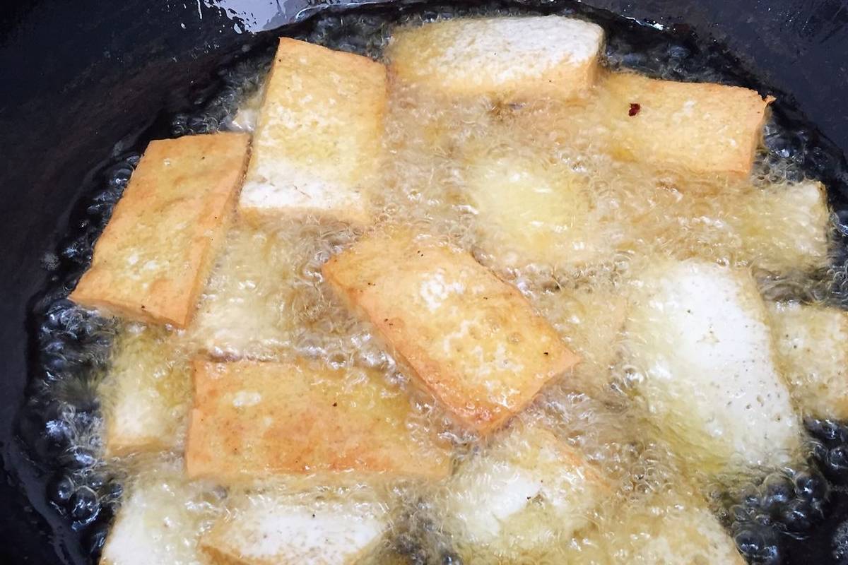 我家都是这样做豆腐一锅都不够吃做法简单大人小孩抢疯了