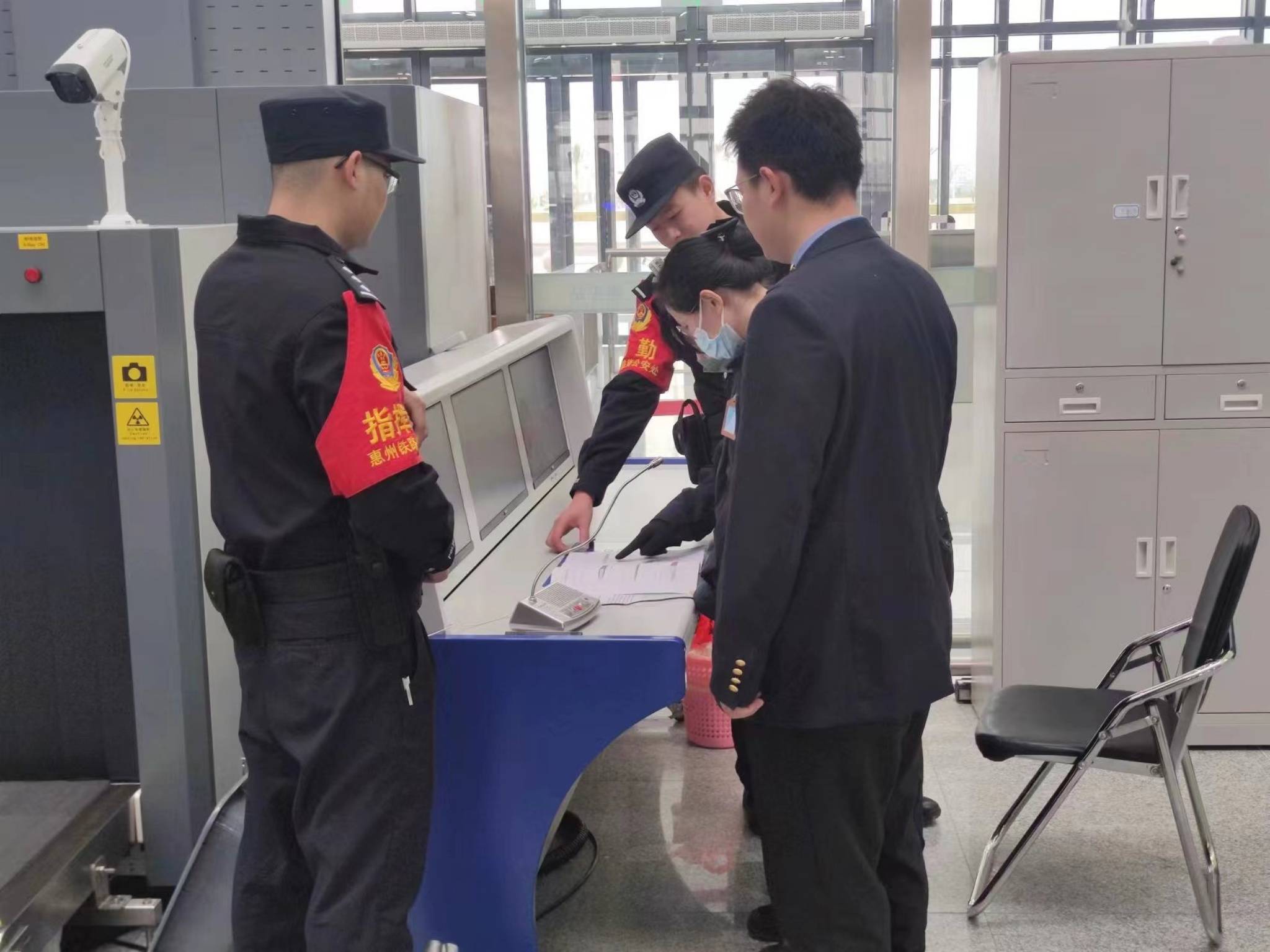 惠来站派出所举办《管制刀具认定标准》学习培训