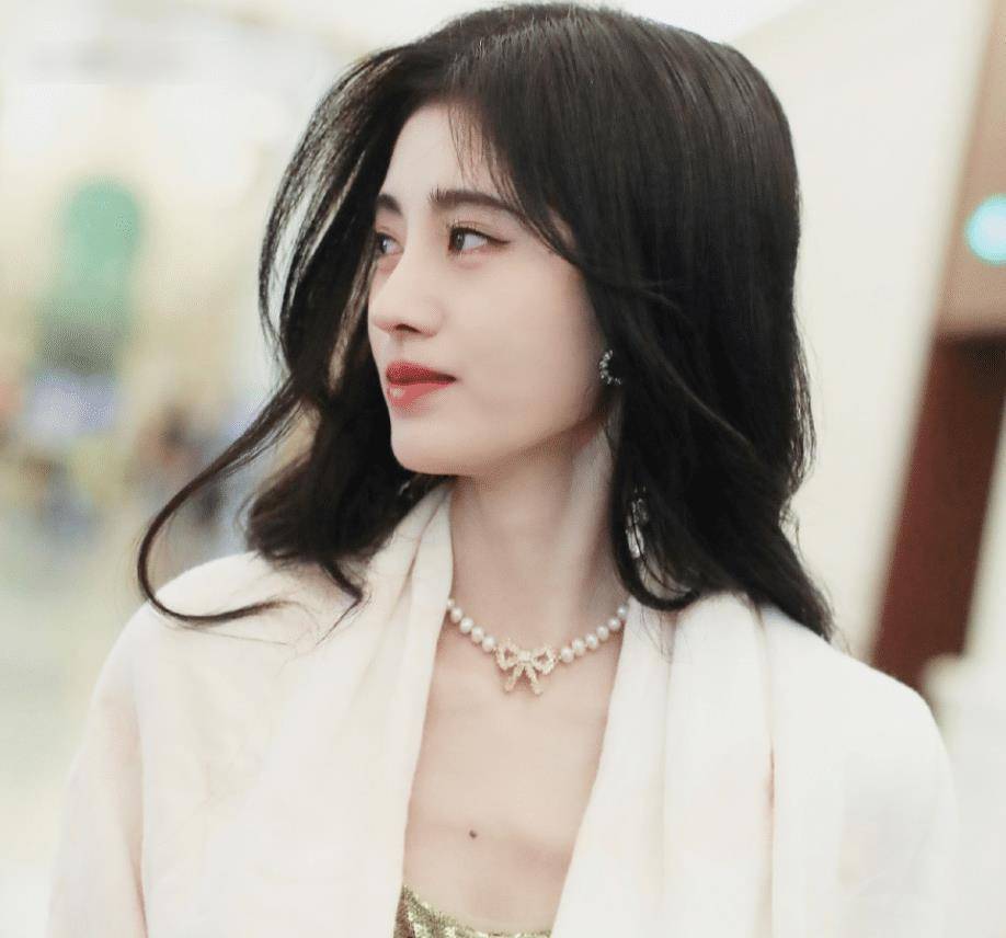 原创创造营4助唱路透鞠婧祎穿吊带裙好清凉披肩的浴巾成亮点