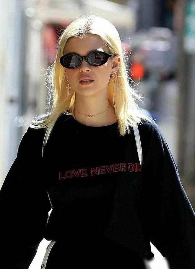 贝克汉姆长子入赘吃软饭女子老婆赤身照被爆