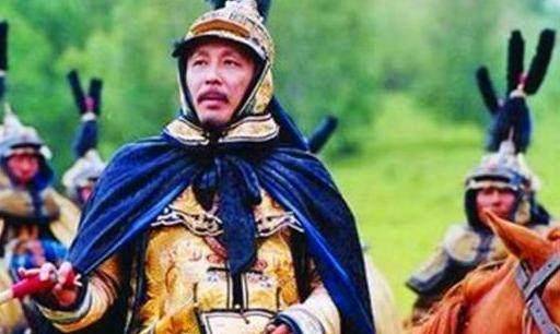 原创康熙拜祭孔子却站立不下跪大臣挡住碑上一字后康熙赶紧下跪