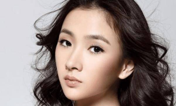 原创温婉可爱的潘禹彤拥有着本科学历的根基演技得到人们的认可