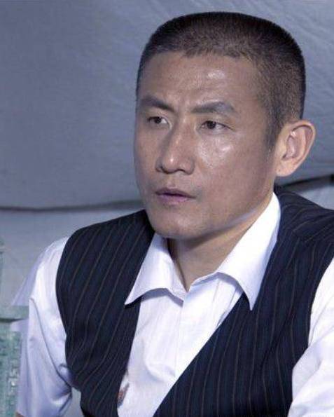 他拥有中国最高学历,因演《亮剑》一夜成名,却被误认为是日本人_陆鹏
