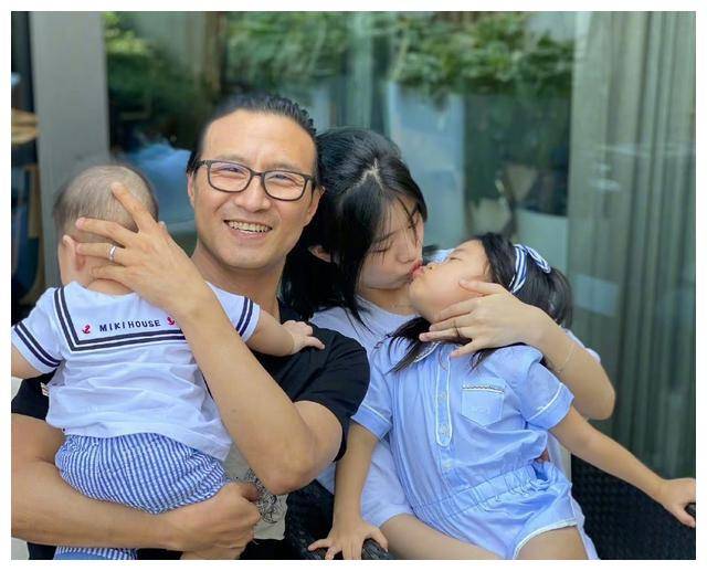 酱园弄杀青受关注章子怡带儿子现身杀青宴杨幂压番赵丽颖