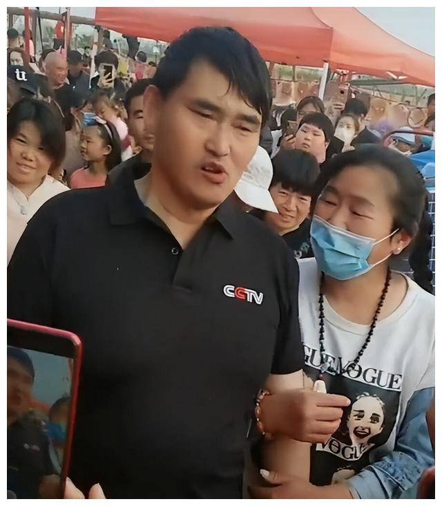"瞧得上你才来的,什么素质",中年妇女的叫嚣刺痛了太多农村人_朱之文