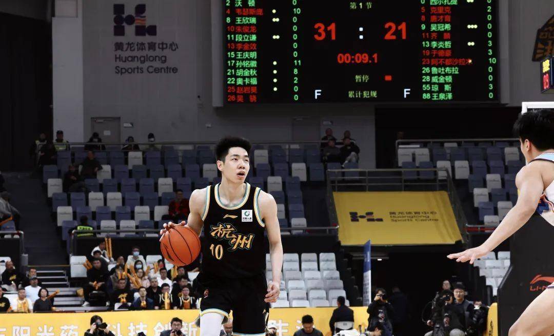 原创cba东阳光药大胜新疆黄龙又现mvp喊声