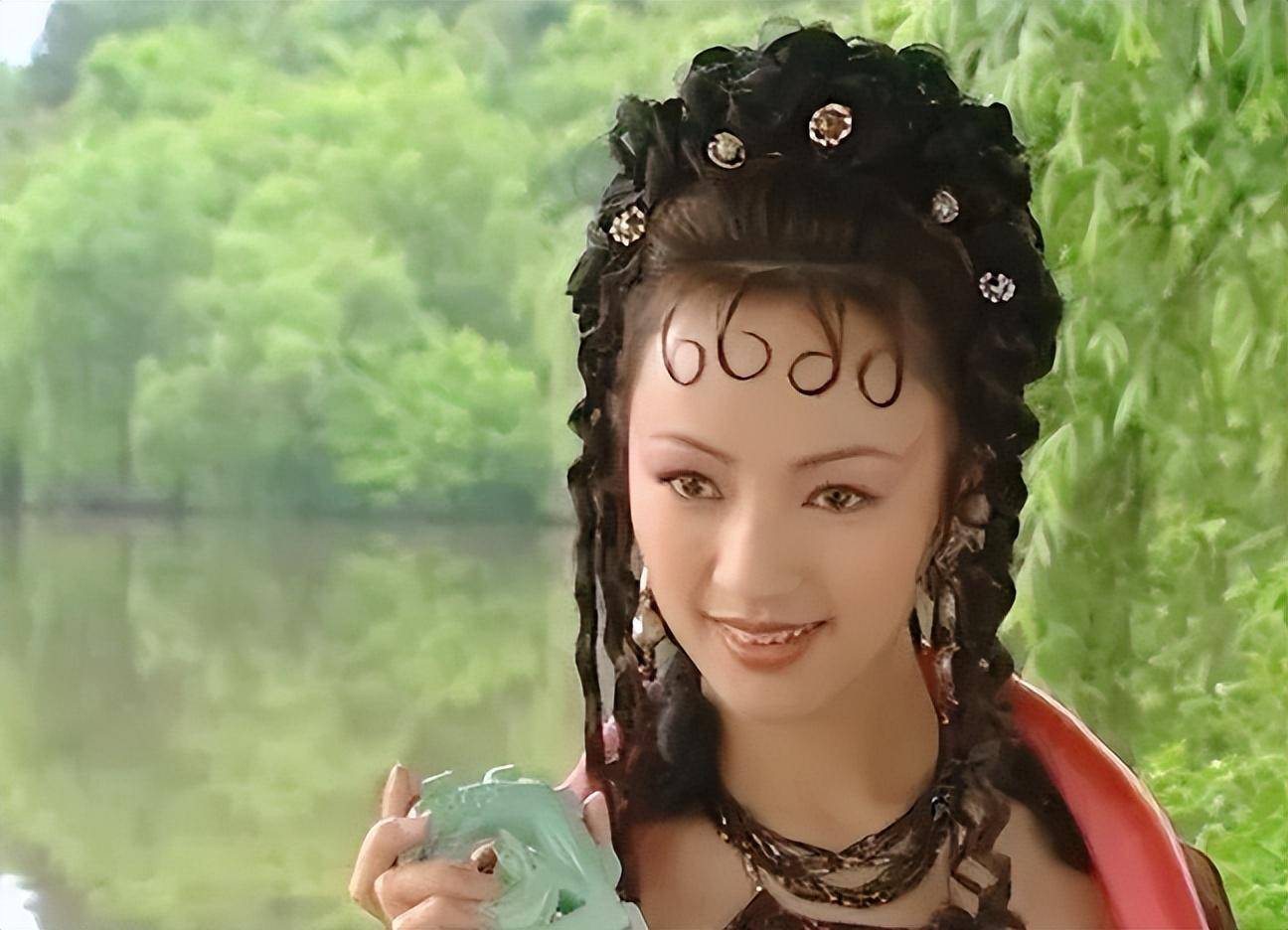 苏妲己同台,有人媚骨天成,有人来凑数,还有的像中年妇女_的苏_张馨予